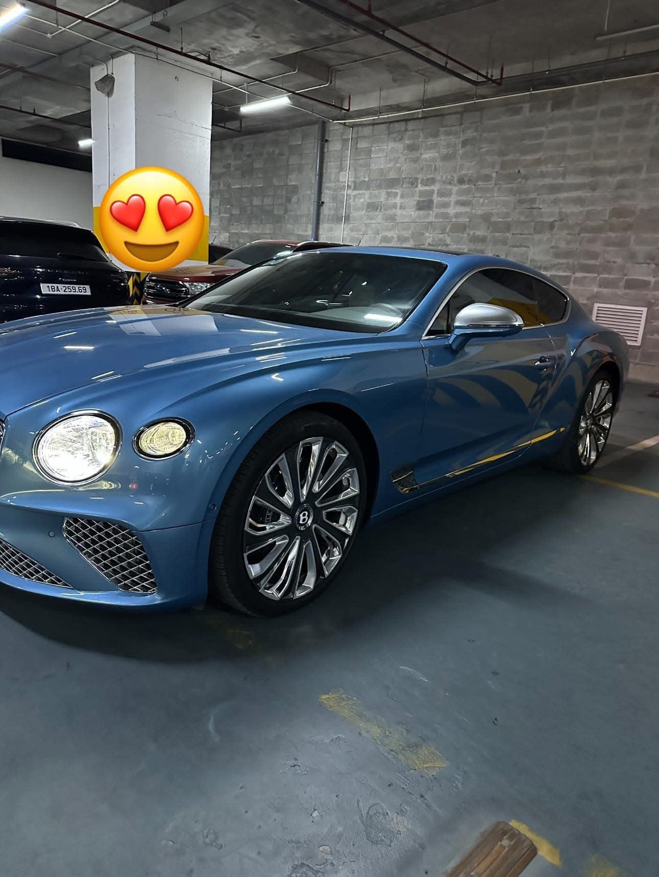 Xe siêu sang Bentley hàng độc được rao bán 18 tỷ đồng, cứ 1km chủ cũ lại chịu lỗ 2 triệu đồng - Ảnh 2.