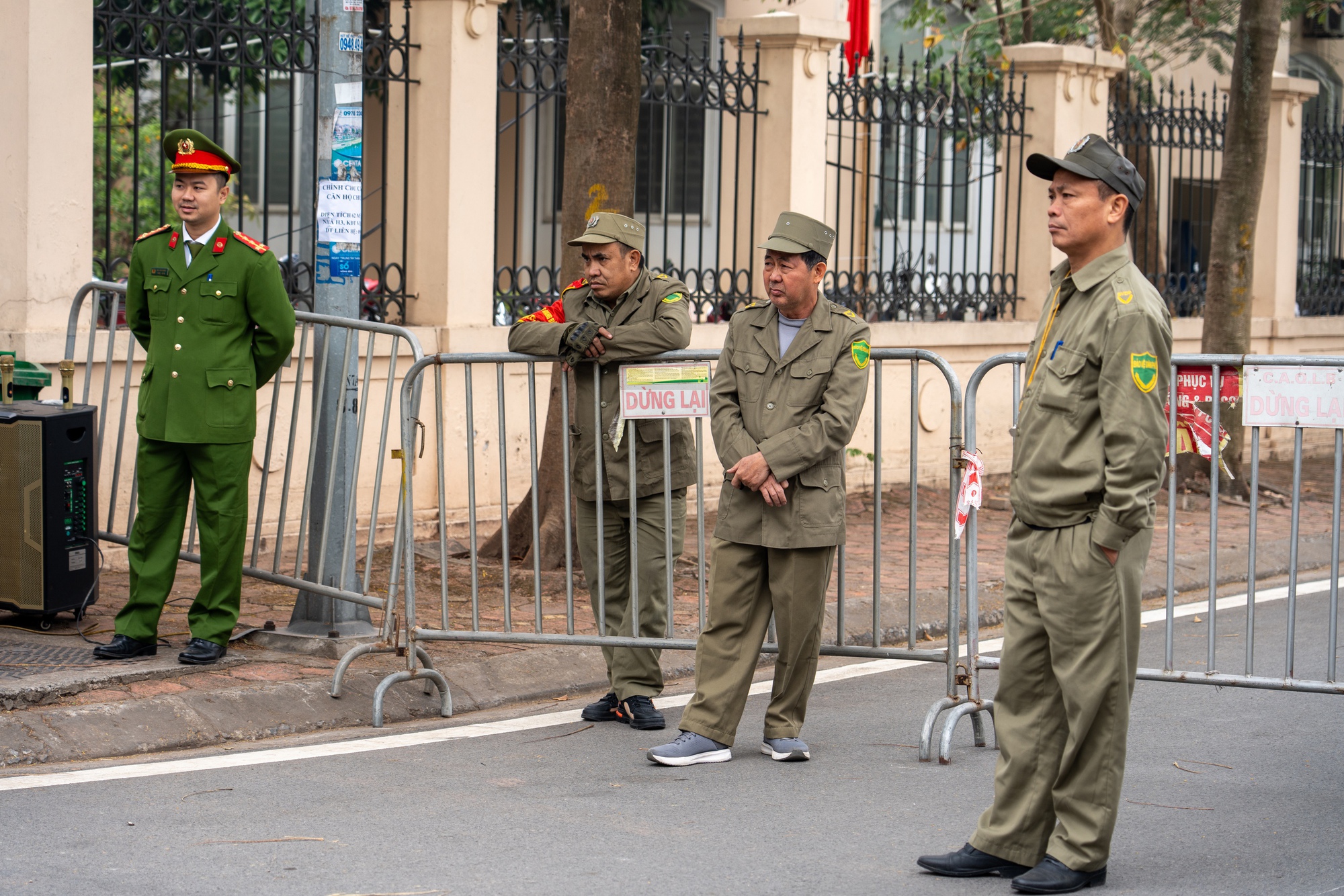 Phiên tòa đẫm nước mắt vụ nam sinh lớp 8 bị đánh chết não tại Hà Nội: Bố bị cáo ân hận, gửi lời xin lỗi mẹ nạn nhân- Ảnh 7.