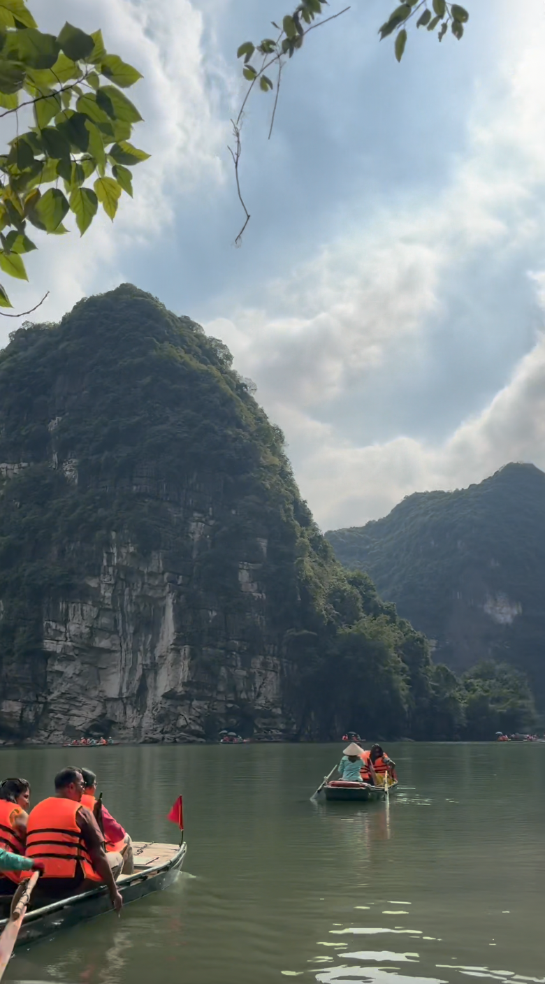 Khách Tây thốt lên "cảm thấy như đang ở trong công viên kỷ Jura" khi đến nơi này của Việt Nam - Ảnh 4.