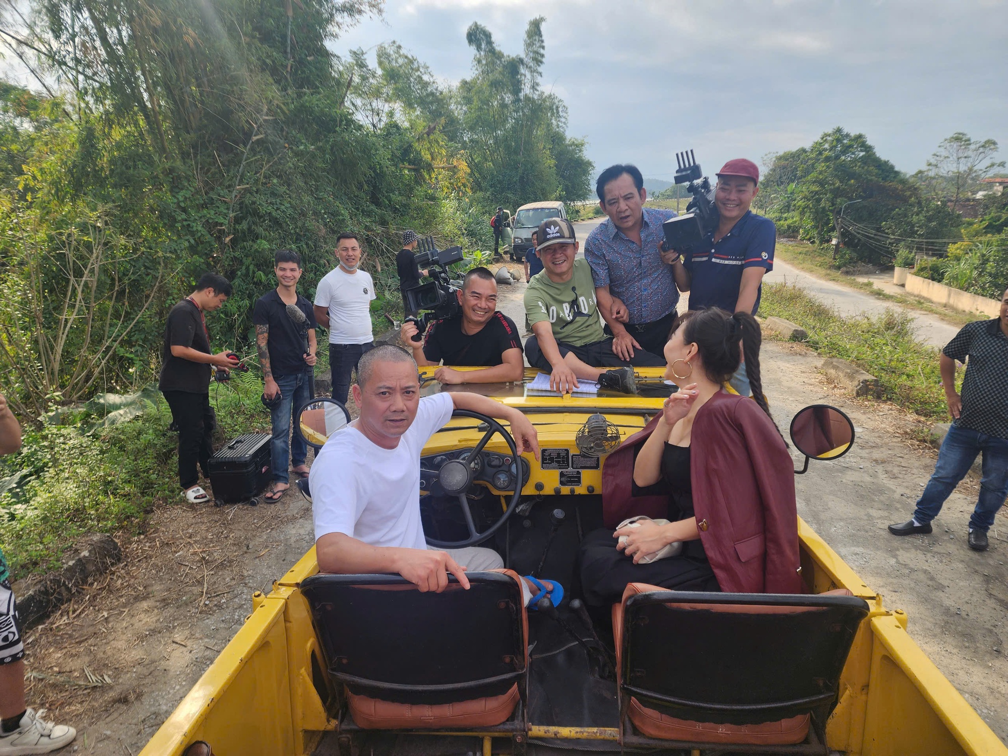 NSƯT Chí Trung được mời đóng "chúa đảo" nhờ 1 câu nói vui, tiết lộ lý do ngưỡng mộ Bình Trọng- Ảnh 1.