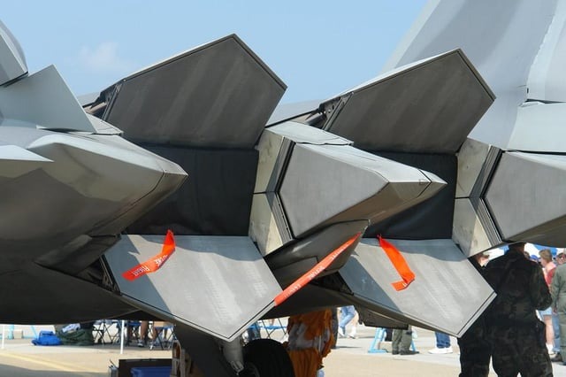 Mỹ bất ngờ khi Su-57 thử nghiệm công nghệ "vòi phun phẳng" - Ảnh 3.