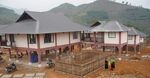 Đêm ở Làng Nủ trước ngày khánh thành khu tái định cư: "Gần như nhà nào ông trời cũng để lại một người còn sống đấy chú à..." - Ảnh 18.