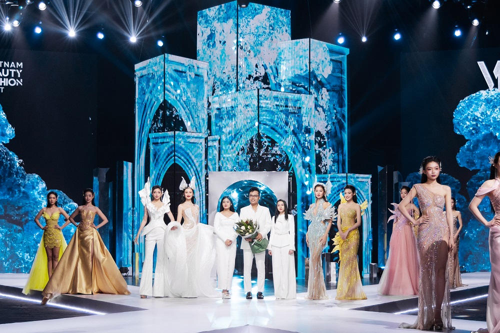 11 hoa hậu, á hậu catwalk chuyên nghiệp trên sàn diễn Vietnam Beauty Fashion Fest lần thứ 10- Ảnh 6.