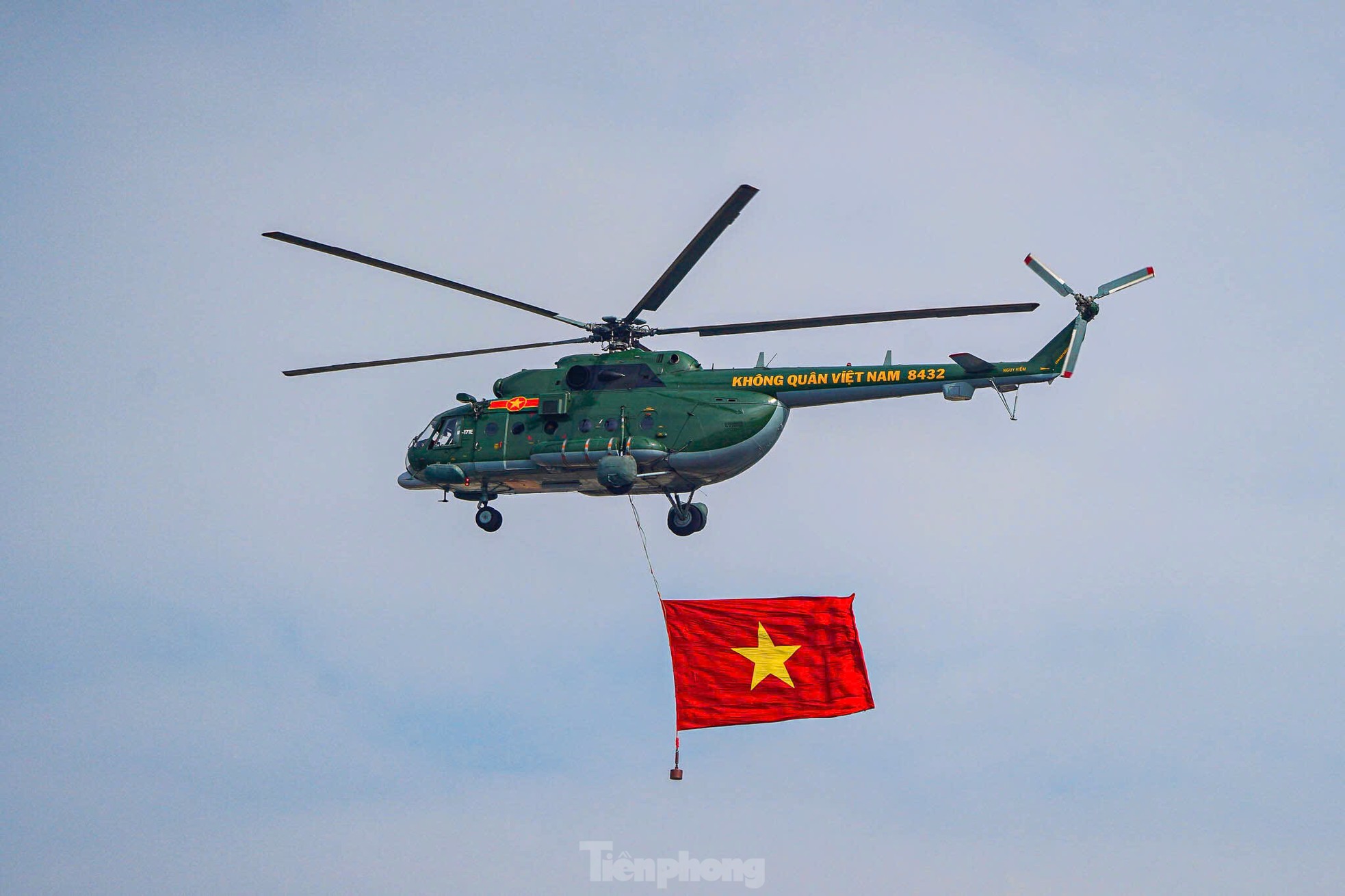 Mãn nhãn với màn nhào lộn của tiêm kích su - 30 MK2 tại Triển lãm Hà Nội - Ảnh 4.