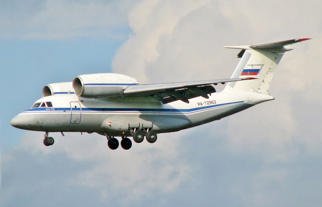 "Đại bàng" An-72 của Nga phát nổ tại sân bay gần Moscow? - Ảnh 1.