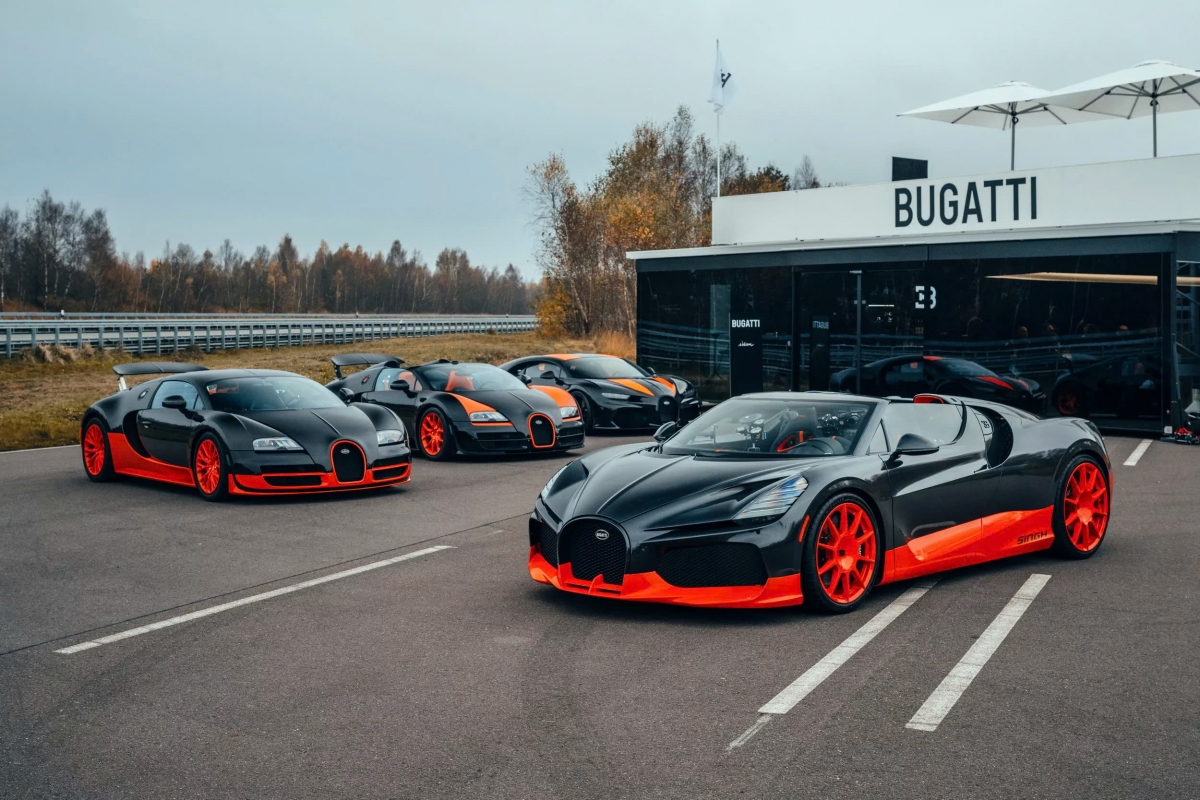 Khám phá bộ sưu tập Bugatti "có một không hai" trên thế giới của tỷ phú Ấn Độ - Ảnh 2.