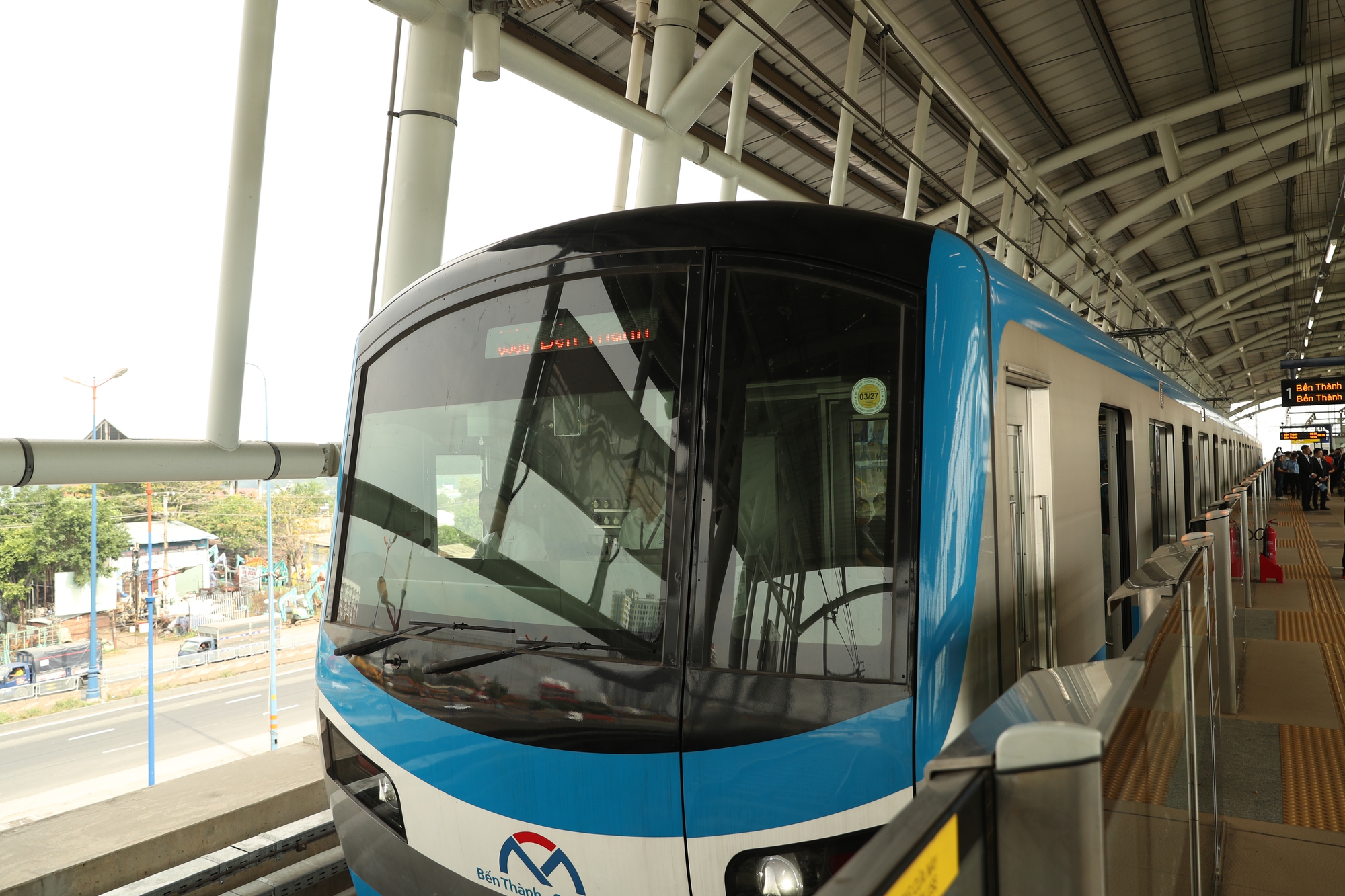 Người dân TP Hồ Chí Minh nô nức xếp hàng, trải nghiệm Metro số 1 - Ảnh 6.