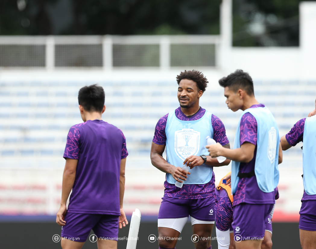 AFF Cup: Filip Nguyễn “vỡ mộng”, Nguyễn Xuân Son không ngại quyết định lạ của tuyển Singapore - Ảnh 2.