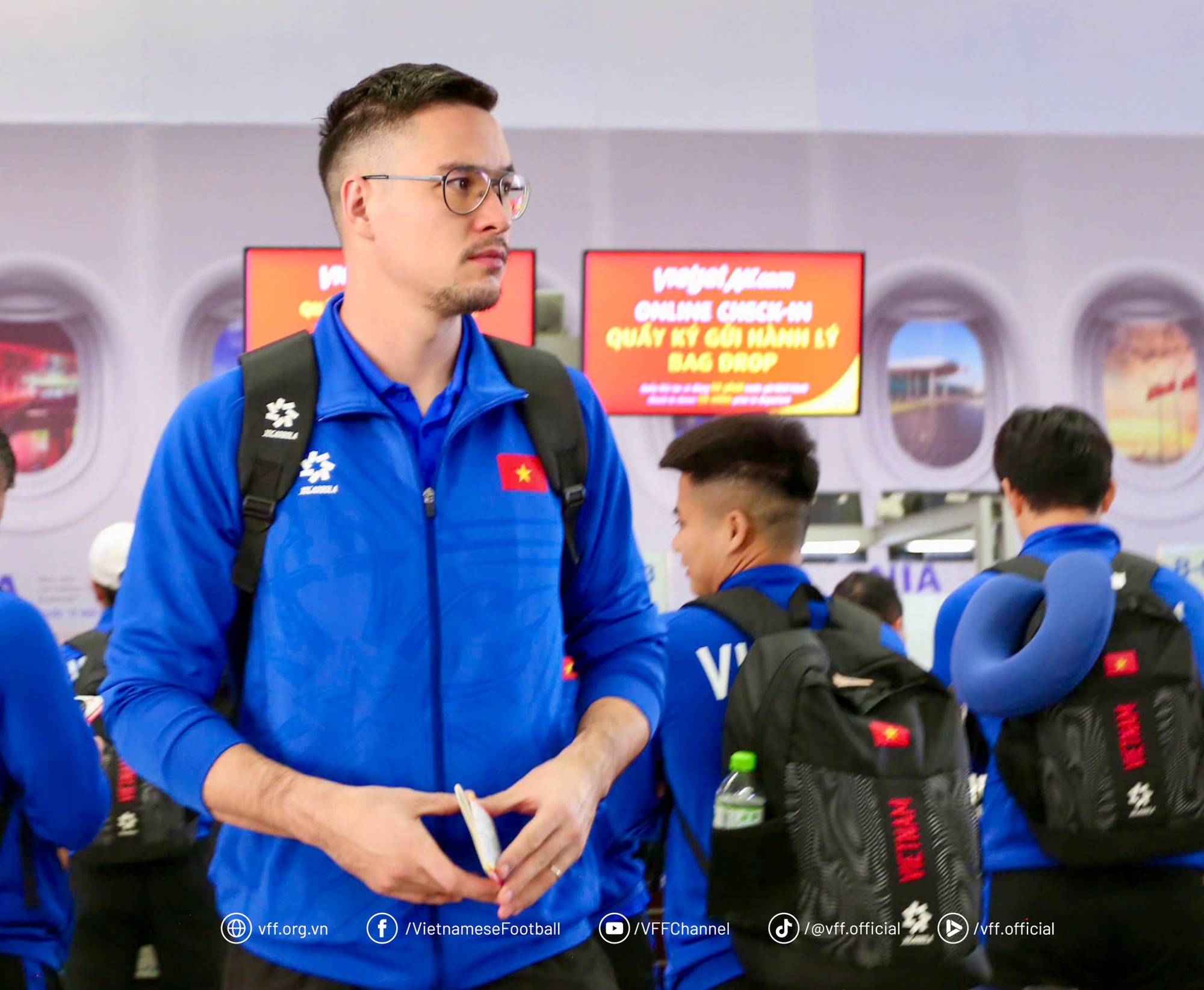 AFF Cup: Filip Nguyễn “vỡ mộng”, Nguyễn Xuân Son không ngại quyết định lạ của tuyển Singapore - Ảnh 1.