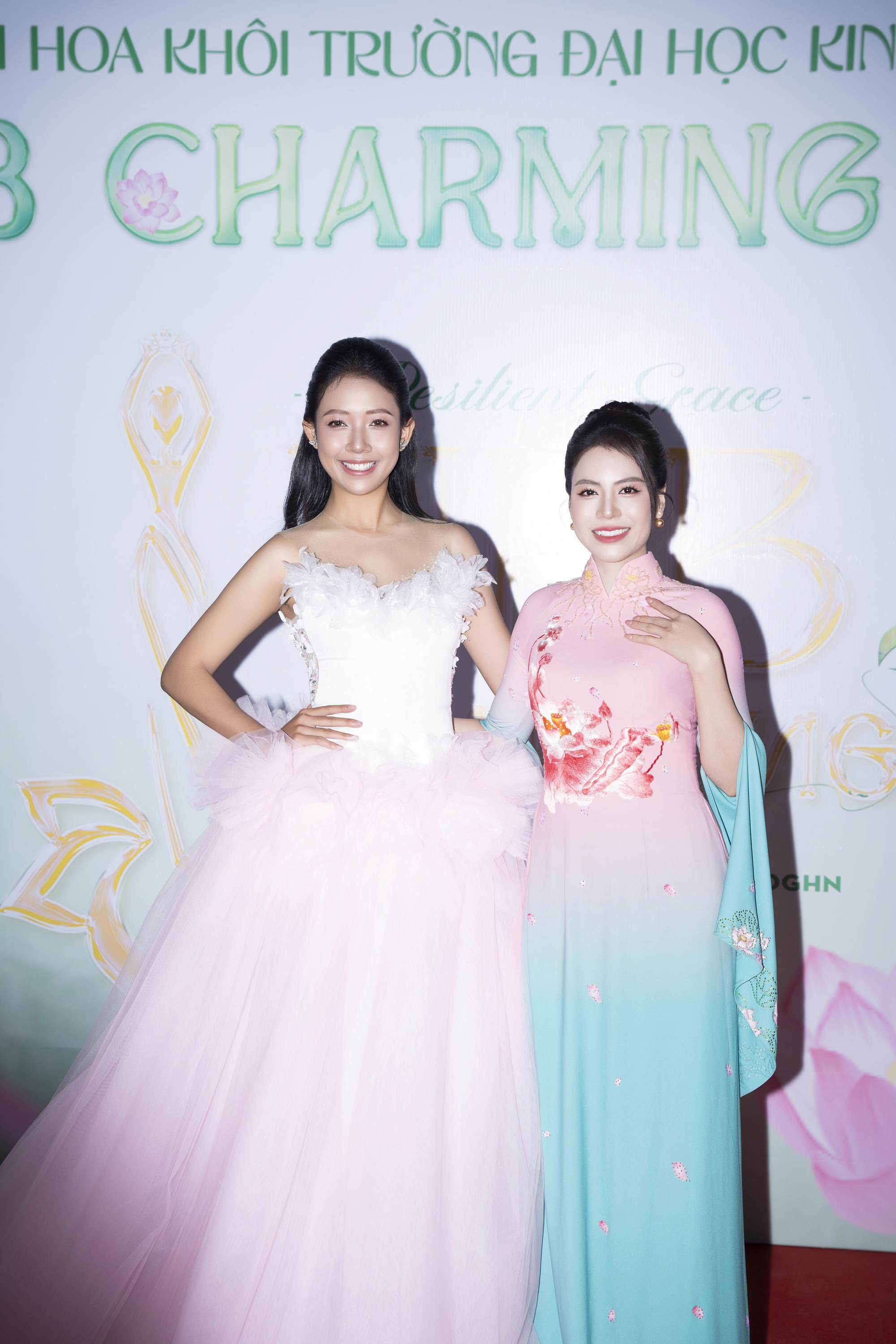 NSND Lan Hương, NTK Thoa Trần ngồi "ghế nóng"- Ảnh 3.