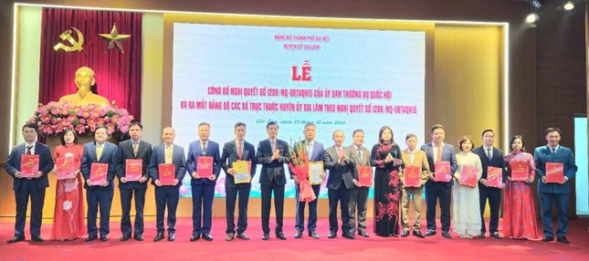 Hà Nội sáp nhập xã: Ra mắt Đảng bộ 5 đơn vị hành chính mới - Ảnh 1. Hà Nội sáp nhập xã: Ra mắt Đảng bộ 5 đơn vị hành chính mới - Ảnh 1.