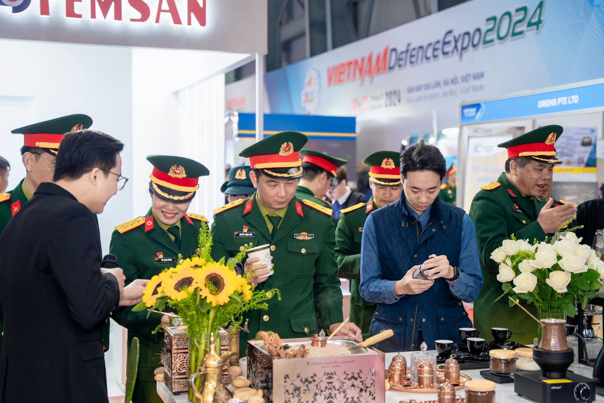 Ấn tượng Trung Nguy&ecirc;n E-Coffee tại Triển l&atilde;m Quốc ph&ograve;ng quốc tế Việt Nam 2024 - Ảnh 1.