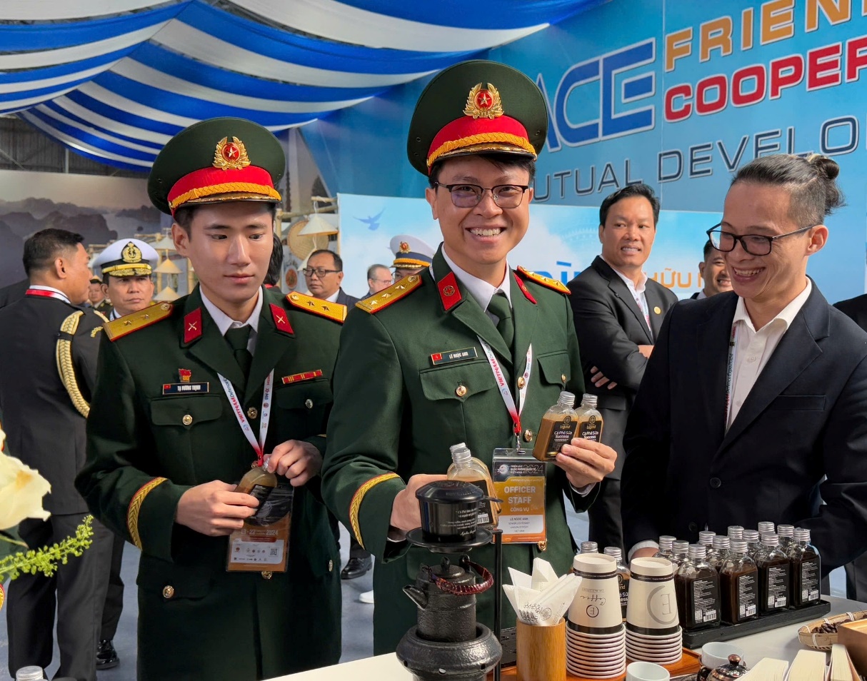 Ấn tượng Trung Nguy&ecirc;n E-Coffee tại Triển l&atilde;m Quốc ph&ograve;ng quốc tế Việt Nam 2024 - Ảnh 2.