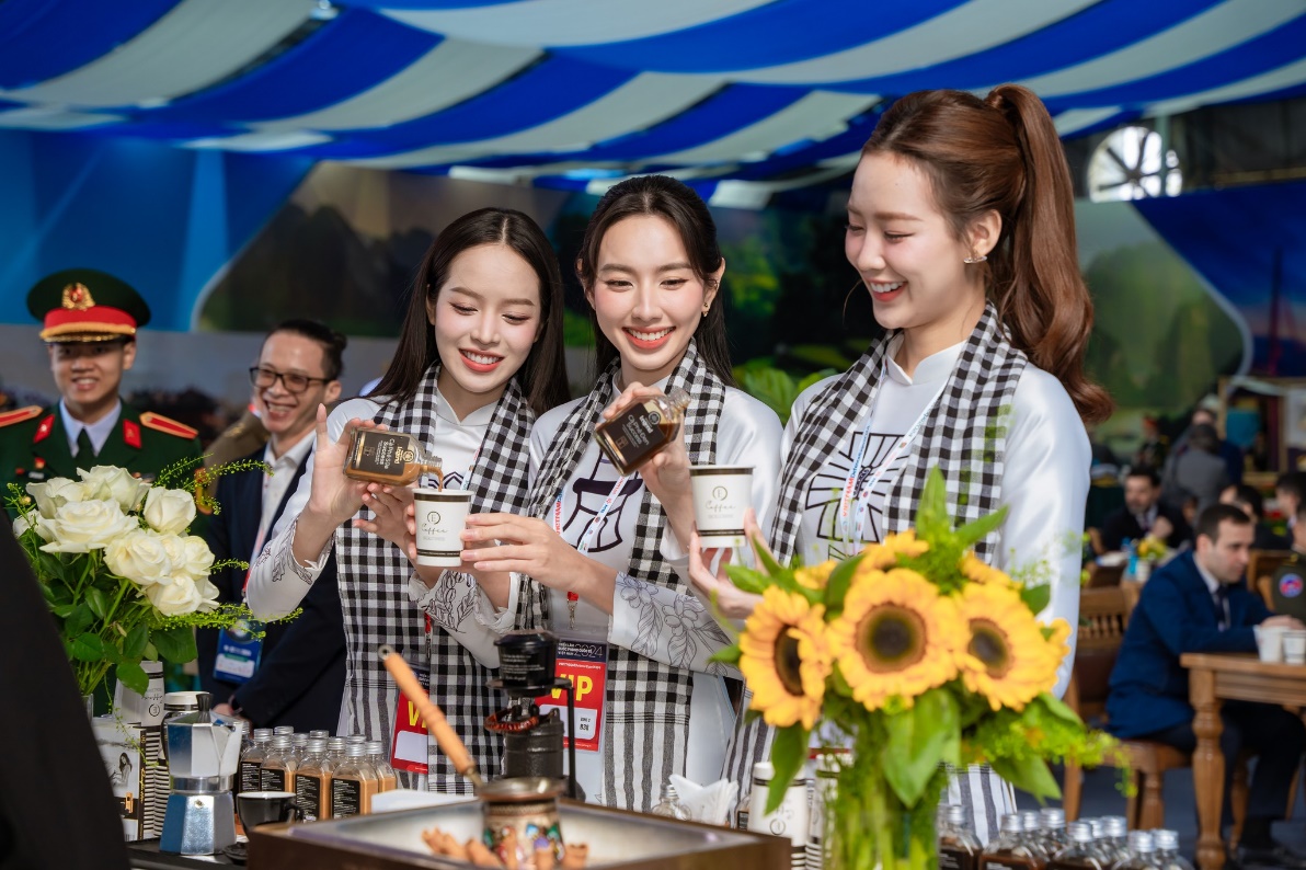 Ấn tượng Trung Nguy&ecirc;n E-Coffee tại Triển l&atilde;m Quốc ph&ograve;ng quốc tế Việt Nam 2024 - Ảnh 3.