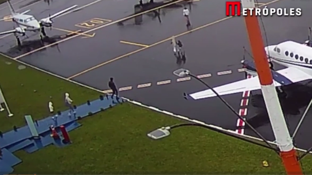 Hiện trường vụ rơi m&aacute;y bay thương t&acirc;m tại Brazil khiến nhiều người thiệt mạng - Ảnh 5.