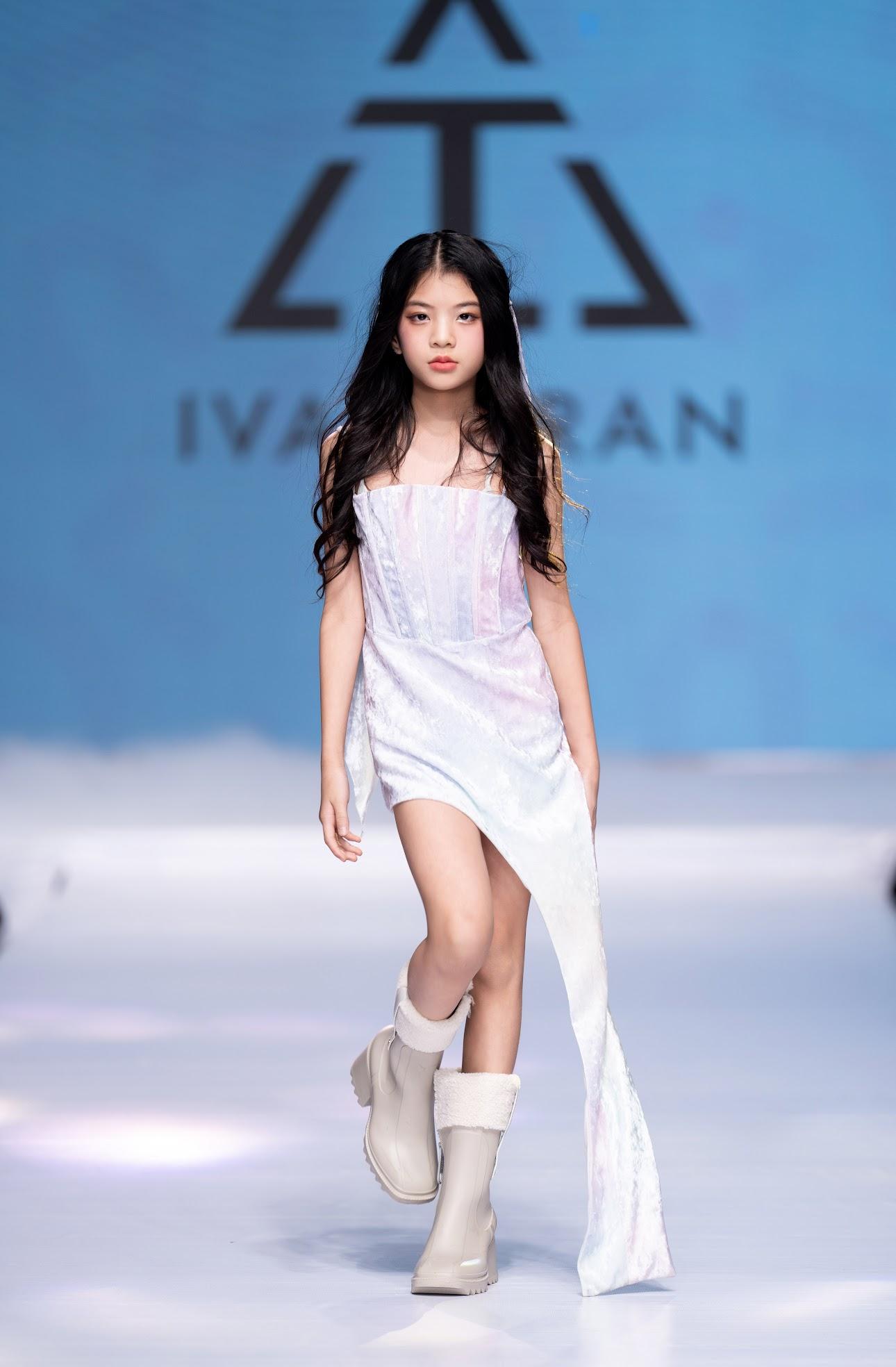 Vietnam Kids Fashion Week 2024 - "Tự tin tỏa sáng - Làm chủ tương lai"- Ảnh 2.