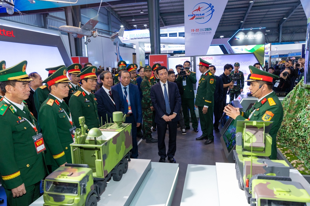 C&ugrave;ng ngắm loạt c&ocirc;ng nghệ &ldquo;cực độc&rdquo; của Viettel tại triển l&atilde;m Quốc ph&ograve;ng quốc tế Việt Nam 2024- Ảnh 4.