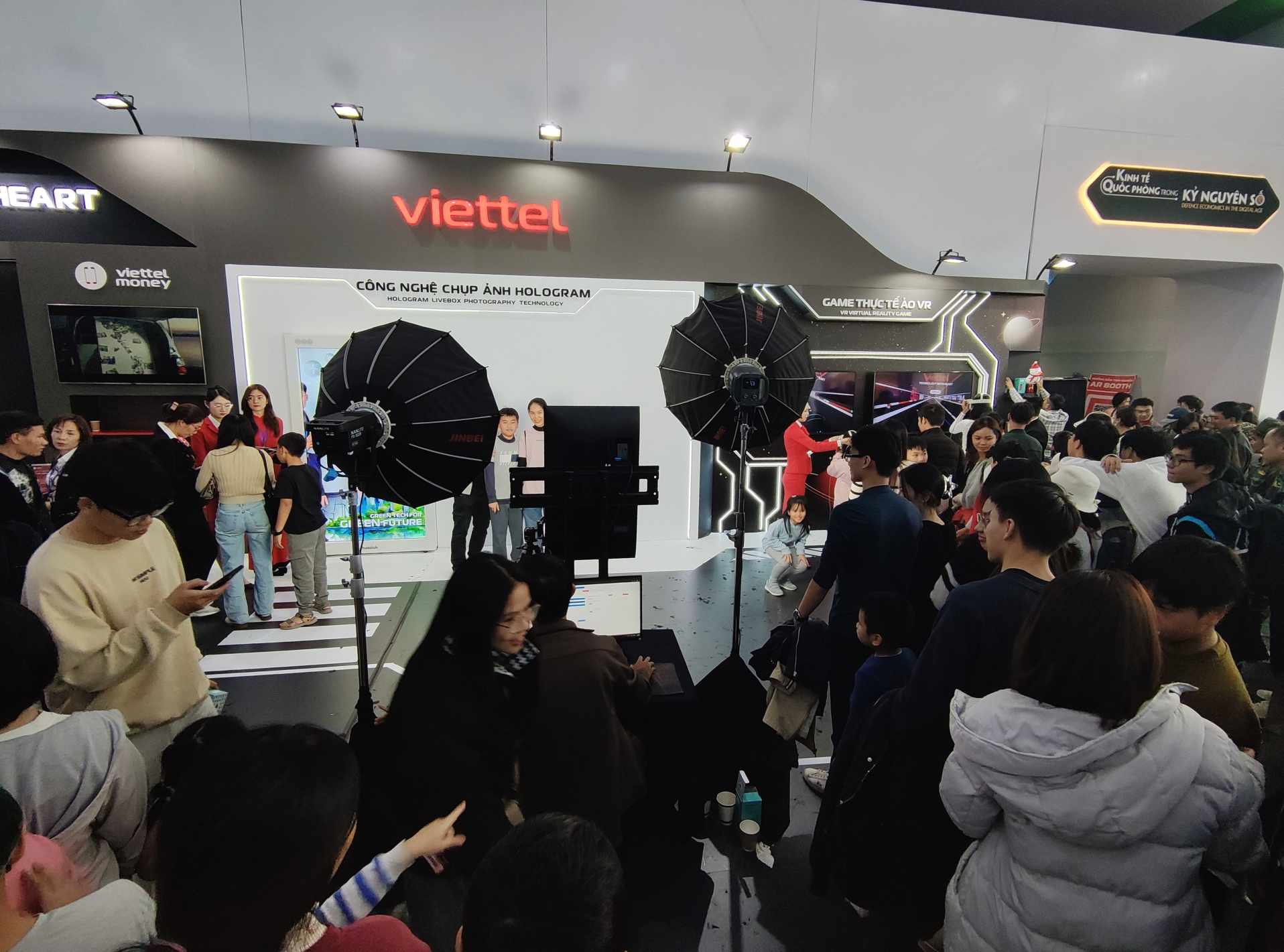 C&ugrave;ng ngắm loạt c&ocirc;ng nghệ &ldquo;cực độc&rdquo; của Viettel tại triển l&atilde;m Quốc ph&ograve;ng quốc tế Việt Nam 2024- Ảnh 12.