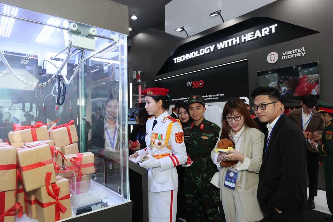 C&ugrave;ng ngắm loạt c&ocirc;ng nghệ &ldquo;cực độc&rdquo; của Viettel tại triển l&atilde;m Quốc ph&ograve;ng quốc tế Việt Nam 2024- Ảnh 13.