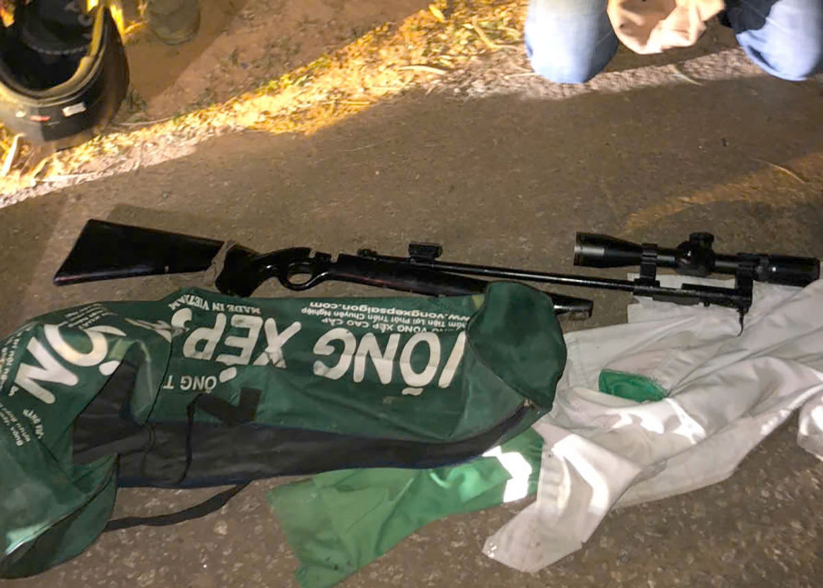 Tạm giữ 3 người vận chuyển súng đạn ở Kon Tum gây xôn xao dư luận - Ảnh 2.