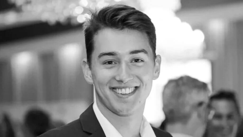 Nam du học sinh Úc bị bạn gái lớn tuổi đầu độc bằng thuốc diệt chuột - Ảnh 1.