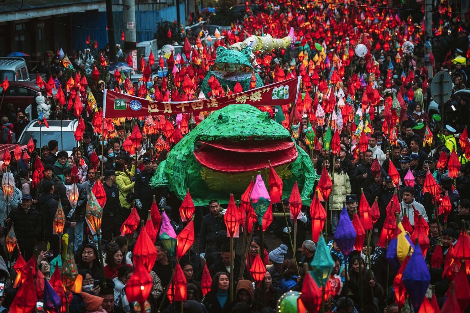 Trung Quốc năm 2024 qua ảnh: C&ocirc;ng nghệ b&ugrave;ng nổ trong mọi lĩnh vực, đưa đất nước chạm đến những &lsquo;v&ugrave;ng đất mới&rsquo; &iacute;t ai s&aacute;nh kịp- Ảnh 3.