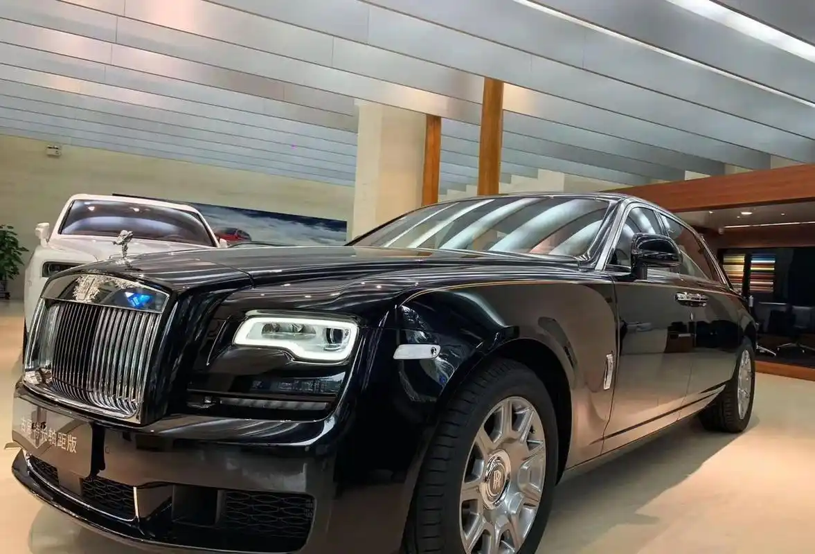 Người phụ nữ chi 18 tỷ đồng mua Rolls-Royce, về nhà phát hiện là xe cũ độ lại liền khởi kiện, tòa án phán quyết: Showroom phải đền hơn 45 tỷ đồng - Ảnh 1.