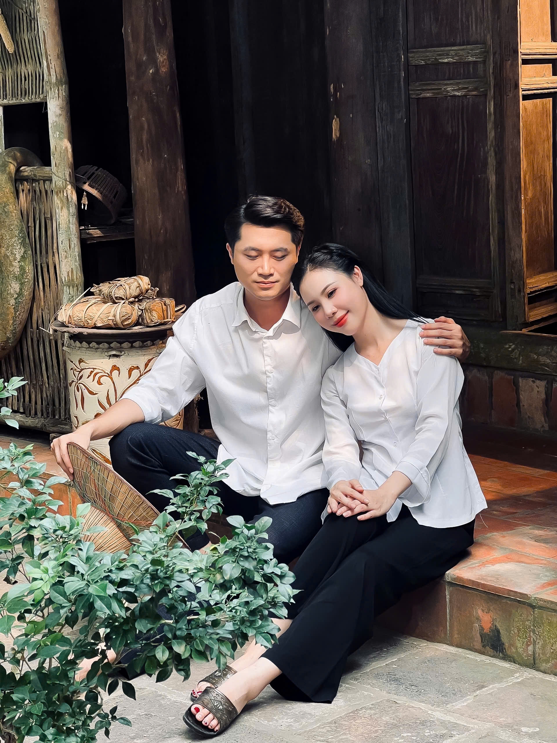 Ca sĩ xinh đẹp Lam Ngọc nói lý do chỉ hát nhạc dân gian thuần Việt- Ảnh 8.