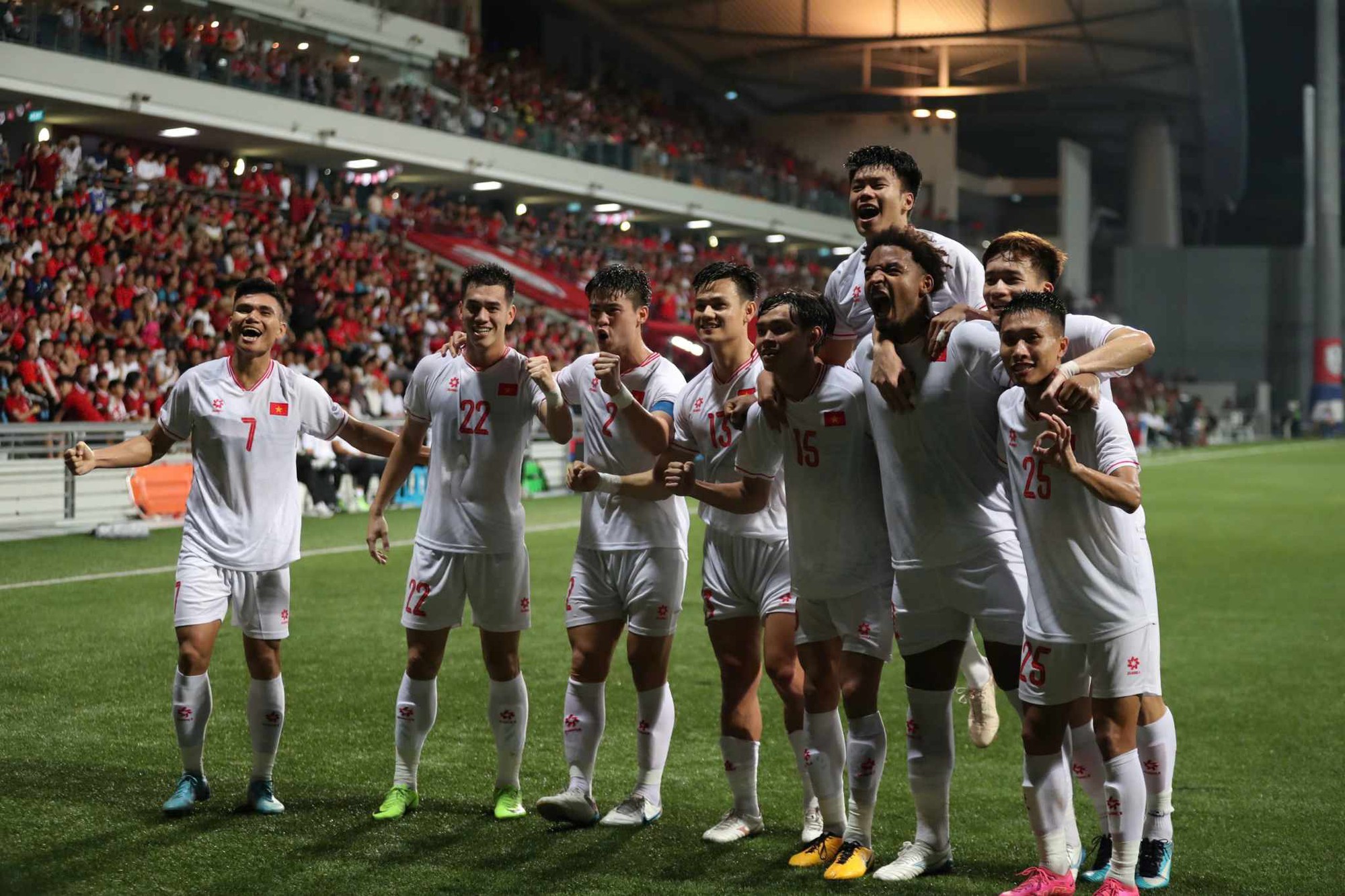 HLV Kim Sang-sik bị Singapore làm khó sau trận lượt đi, ĐT Việt Nam có nguy cơ bị loại khỏi AFF Cup?