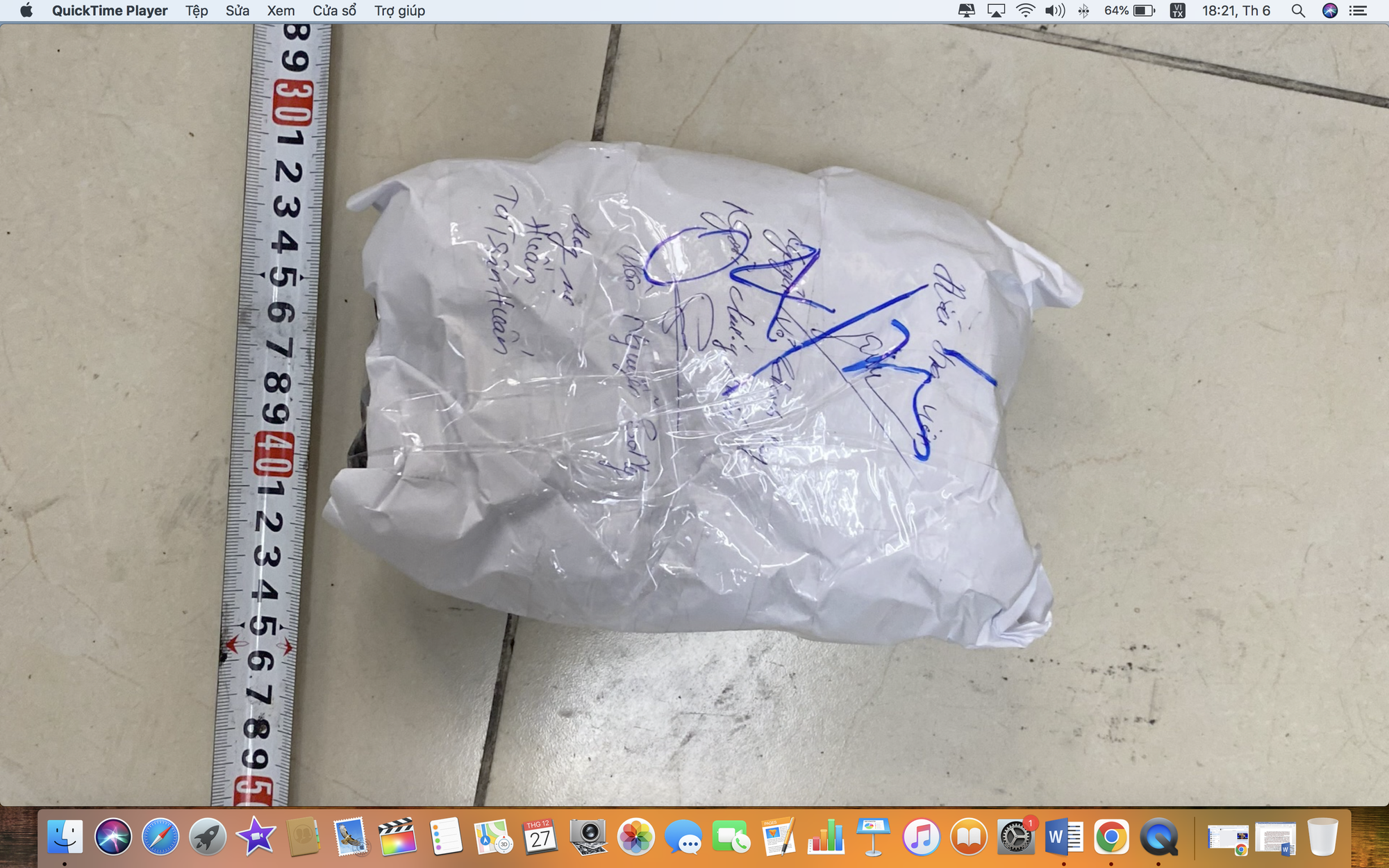 Công an TP HCM bắt 4 người buôn chất kịch độc xyanua - Ảnh 4. Công an TP HCM bắt 4 người buôn chất kịch độc xyanua - Ảnh 4.