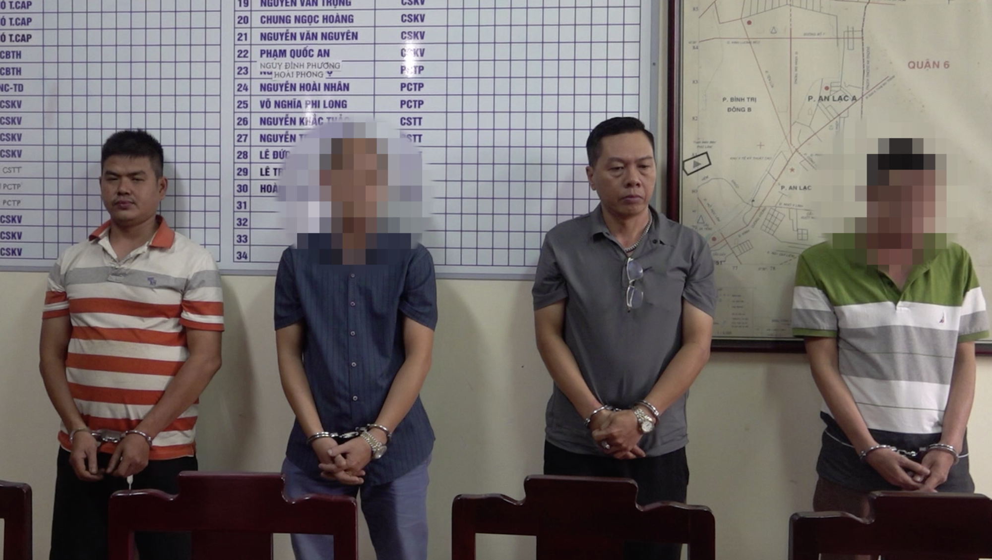 Công an TP HCM bắt 4 người buôn chất kịch độc xyanua - Ảnh 1. Công an TP HCM bắt 4 người buôn chất kịch độc xyanua - Ảnh 1.