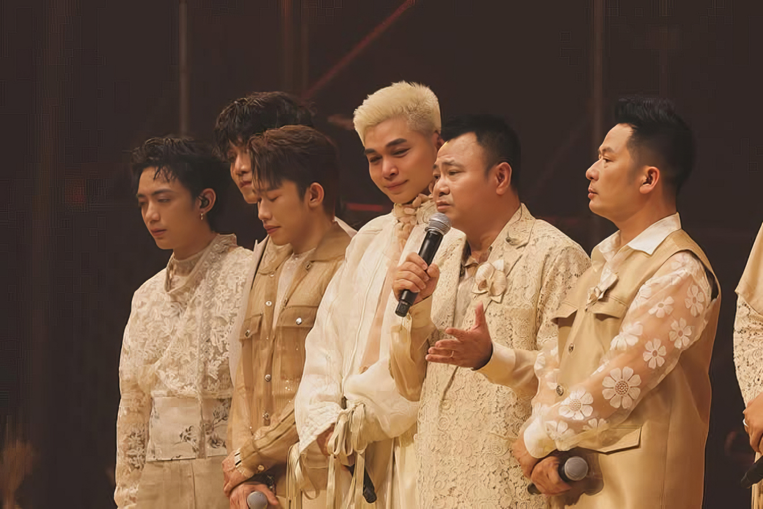 NSND Tự Long: Đưa văn hóa truyền thống đến với người trẻ - Đừng đậm đặc, nhưng không được đơn điệu- Ảnh 15. NSND Tự Long: Đưa văn hóa truyền thống đến với người trẻ - Đừng đậm đặc, nhưng không được đơn điệu- Ảnh 15.