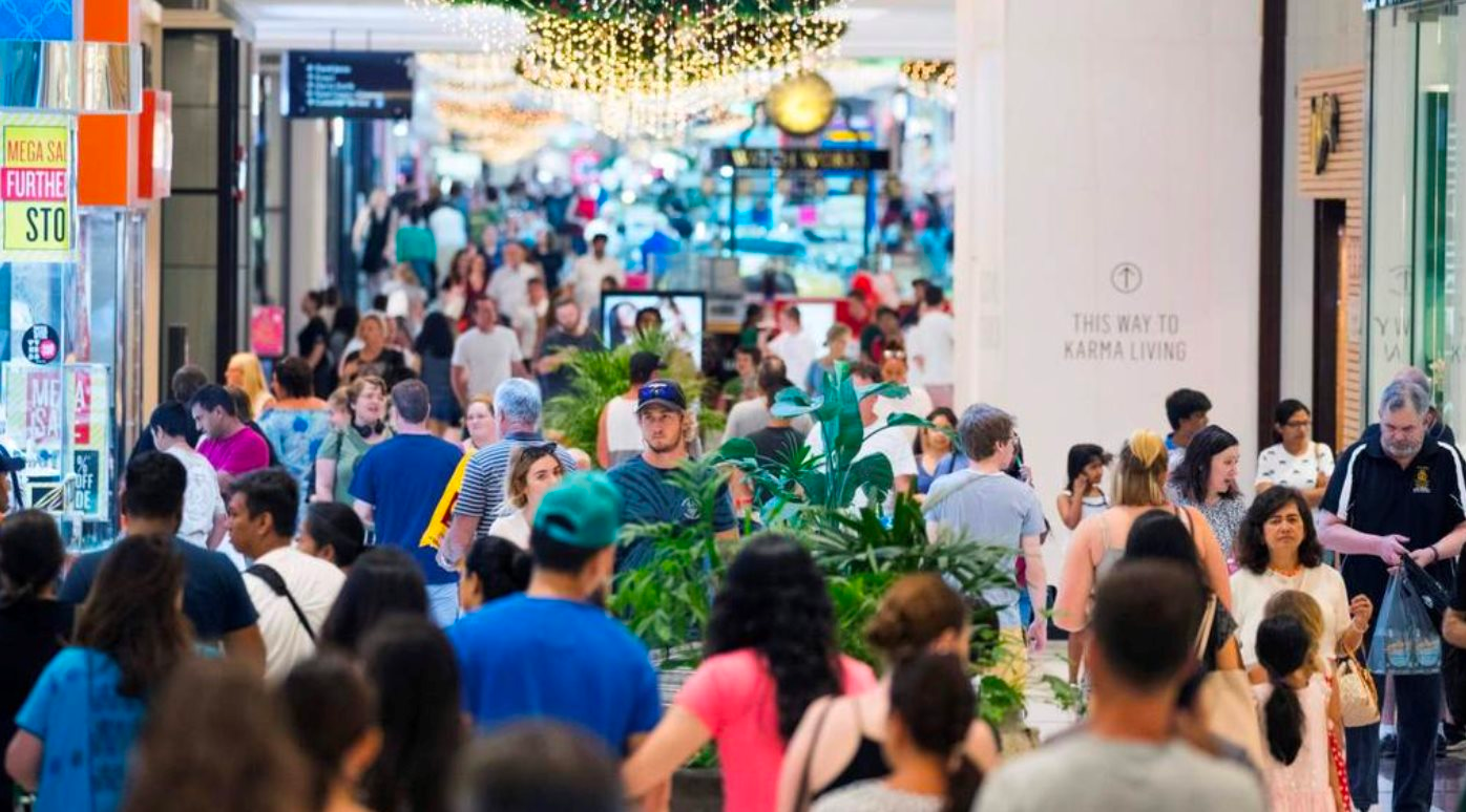 Buồn của quốc gia giàu thứ 5 thế giới: Người trẻ ‘vỡ mộng’ với miền đất hứa, lũ lượt rời đi vì 'nai lưng' kiếm tiền vẫn không thể chi trả phí sinh hoạt lẫn tiền nhà - Ảnh 1.