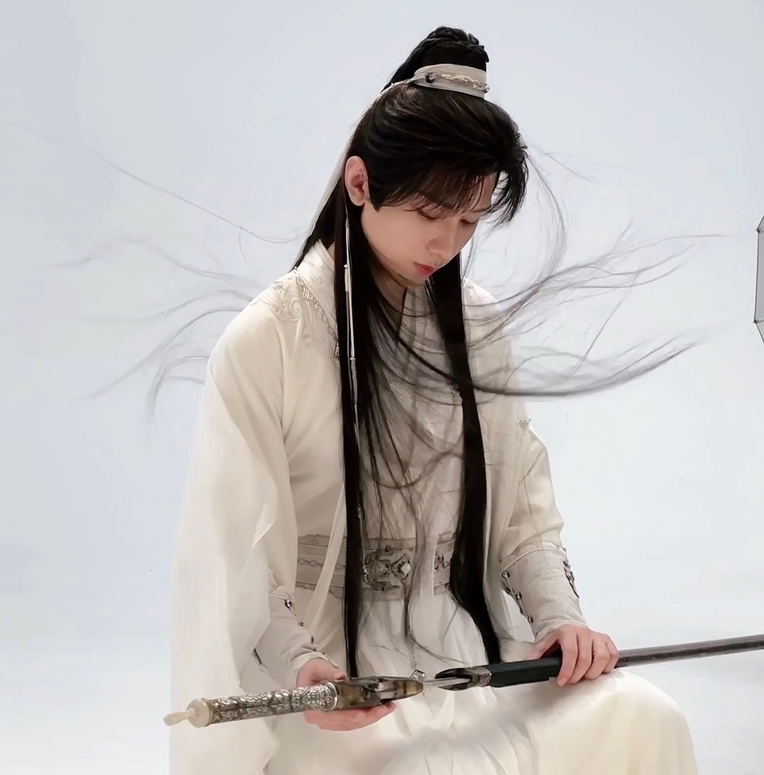 Sao nam bị 100 đoàn phim từ chối vì quá xấu, giờ đẹp đến mức đóng phim nào cũng được phong thần - Ảnh 10.