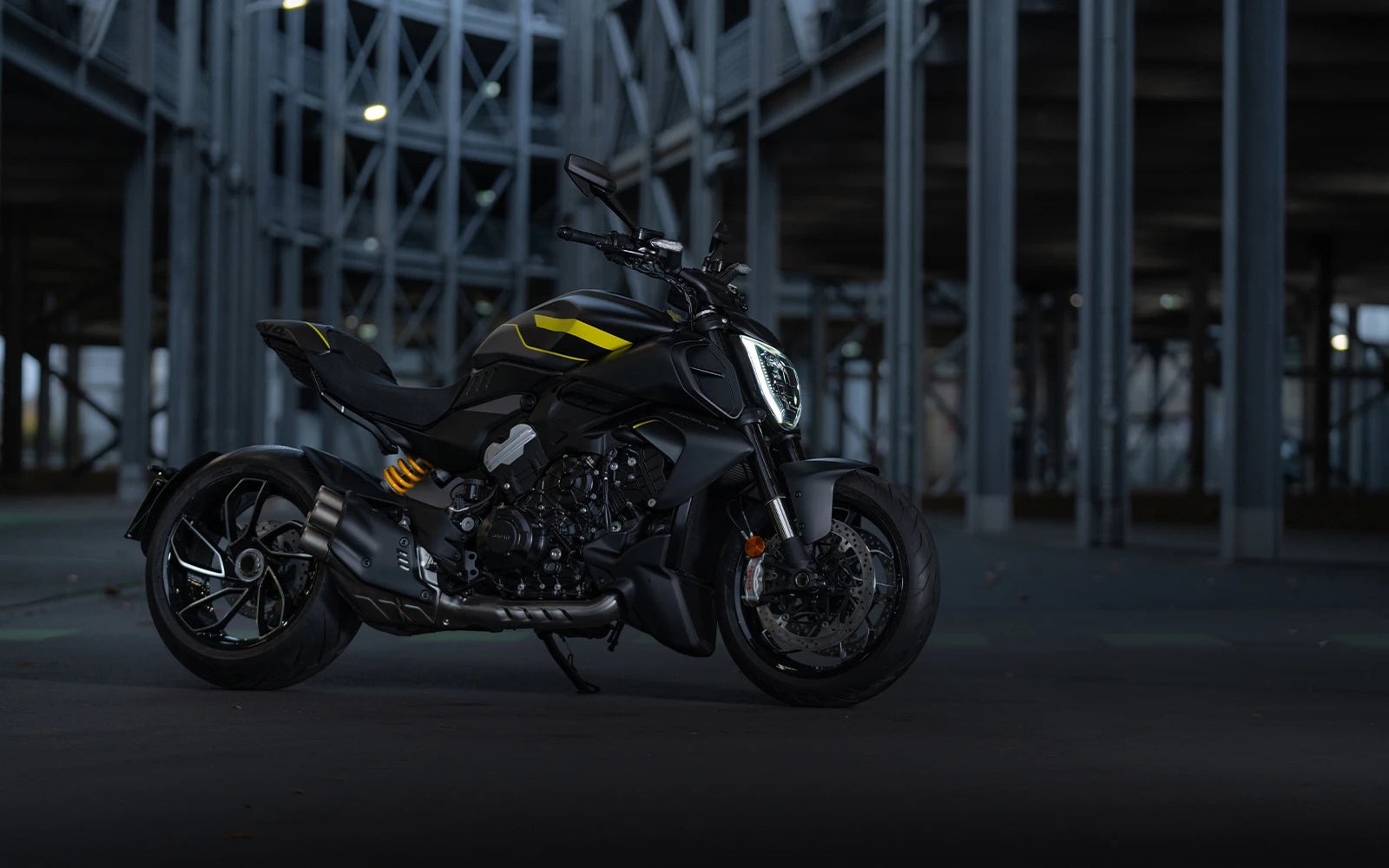 Ducati Diavel V4: Kiệt tác kết hợp giữa sức mạnh cơ bắp và tinh hoa công nghệ- Ảnh 1.