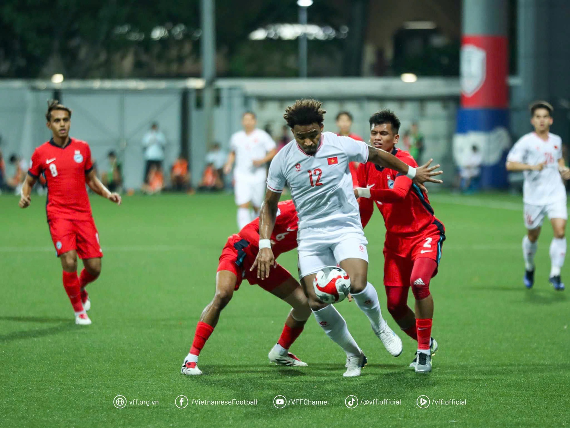 Đội hình Việt Nam vs Singapore: HLV Kim Sang-sik sẵn sàng cho đòn “hồi mã thương” - Ảnh 2.