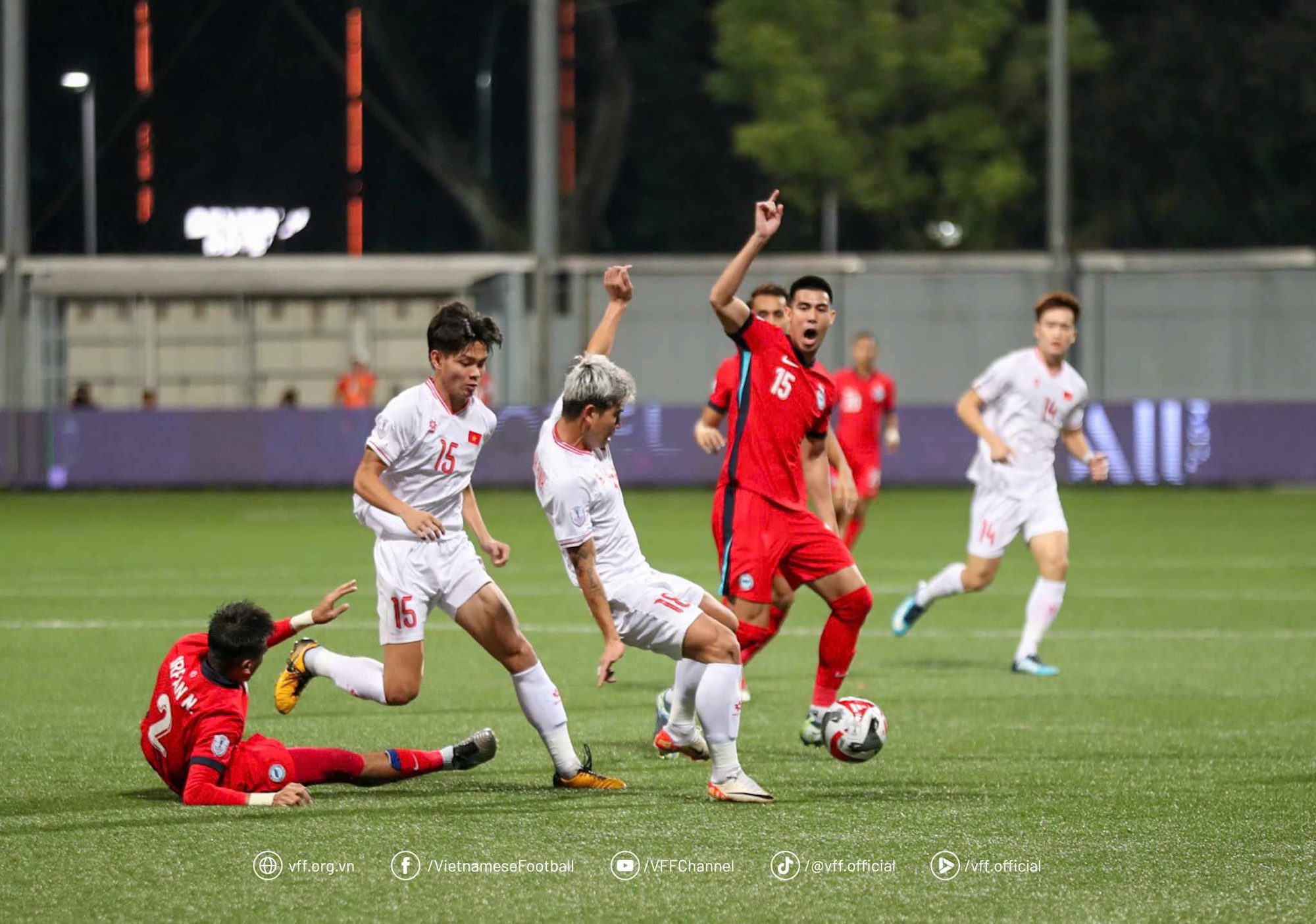 Đội hình Việt Nam vs Singapore: HLV Kim Sang-sik sẵn sàng cho đòn “hồi mã thương” - Ảnh 3.