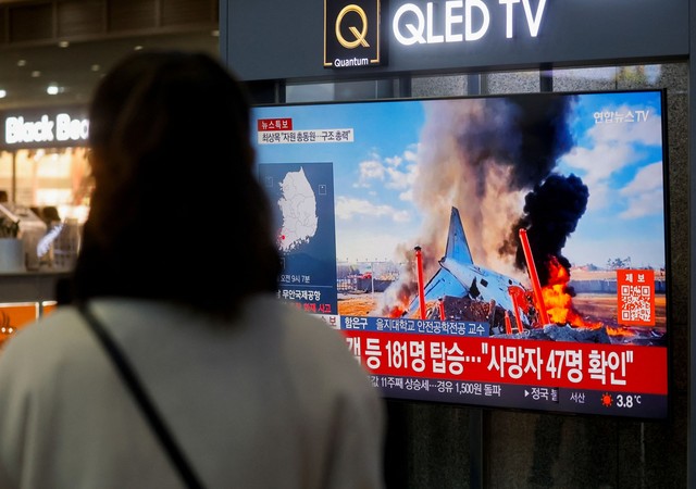 Tai nạn máy bay tại Hàn Quốc: Lính cứu hỏa tiết lộ hiện trường thương tâm - Ảnh 1.