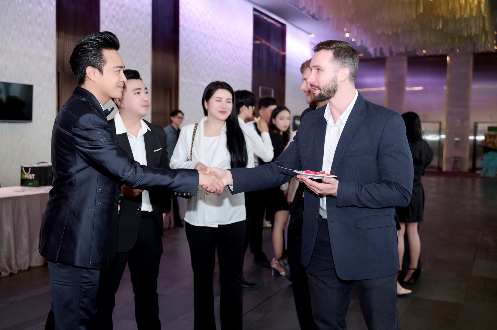 Diễn vi&ecirc;n Thanh Duy: "C&oacute; con t&ocirc;i c&agrave;ng thương vợ hơn"- Ảnh 2.