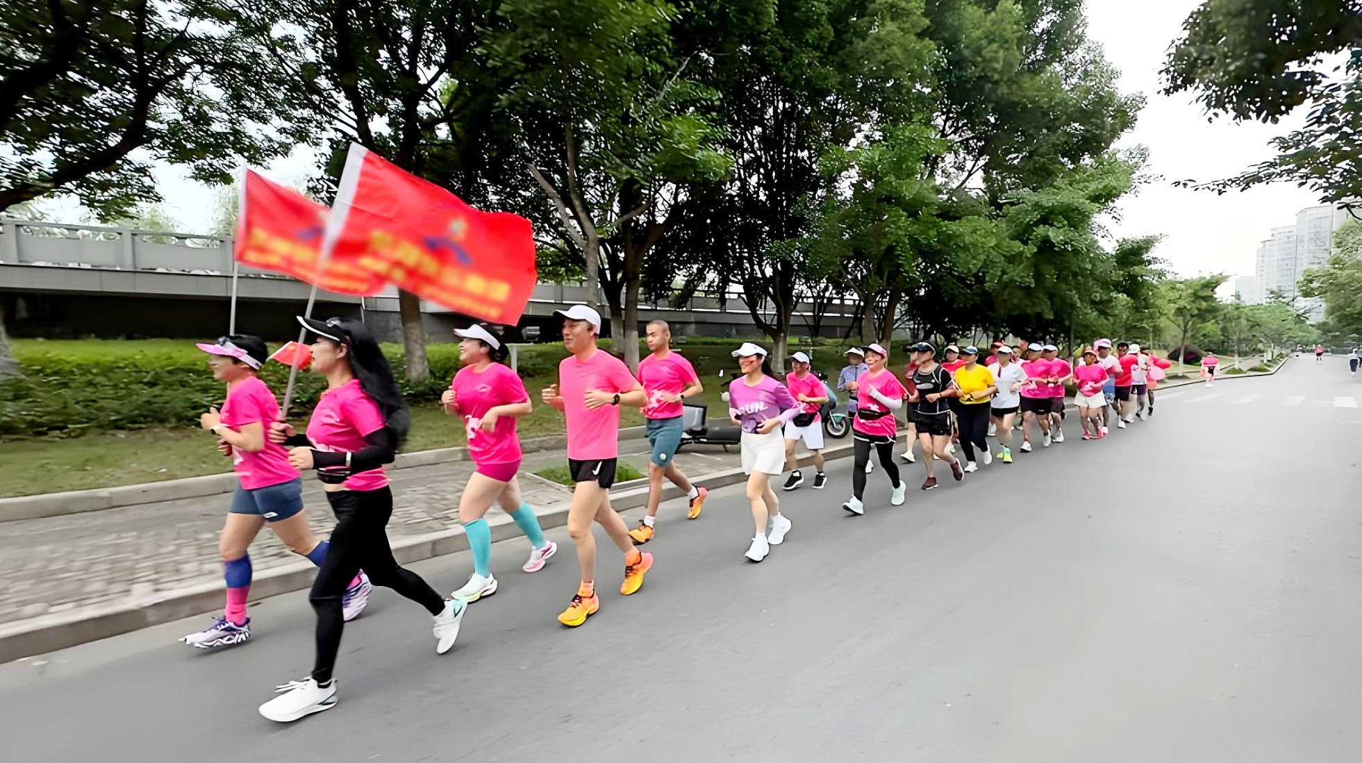 Nhân viên mới không tham gia team building chạy 10km liền bị sa thải ngay lập tức, tòa án tuyên bố: Công ty phải đền bù 73 triệu đồng- Ảnh 1.