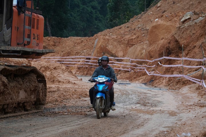 Thông xe đèo Khánh Lê cả ngày lẫn đêm từ 30 / 12 - Ảnh 1.