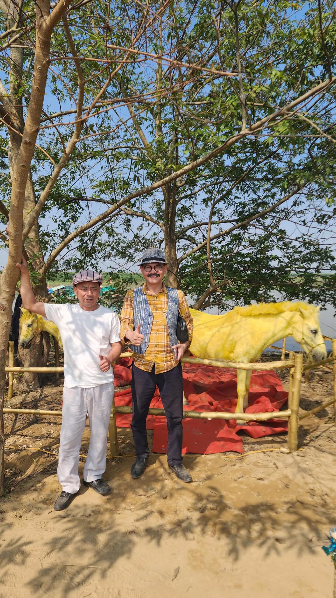 Một nghệ sĩ nổi tiếng nói thẳng mặt bố ruột và NSND Trung Hiếu: "Tôi không hâm mộ" - Ảnh 4.