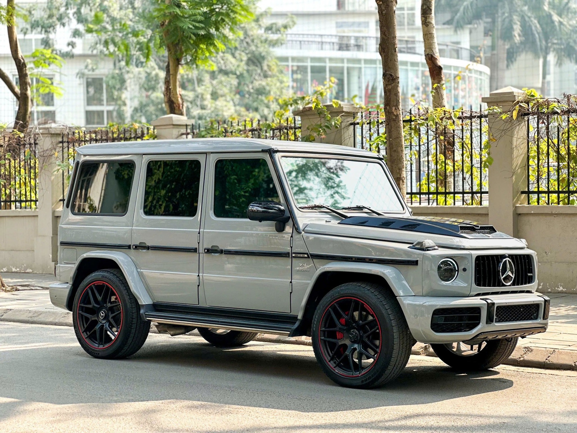 Chiếc Mercedes-AMG G 63 này sẽ khiến mọi người tưởng bạn bỏ 8 tỷ mua xe nhưng thực chất chỉ hơn 5 tỷ - Ảnh 2.