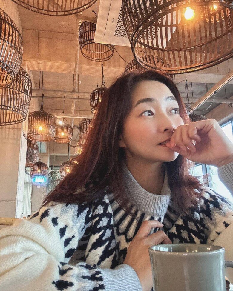 Mỹ nh&acirc;n phim Sex is Zero g&acirc;y sốc với nhan sắc trẻ m&atilde;i kh&ocirc;ng gi&agrave;, mỗi năm kiếm 360 tỷ sống như b&agrave; ho&agrave;ng - Ảnh 6.