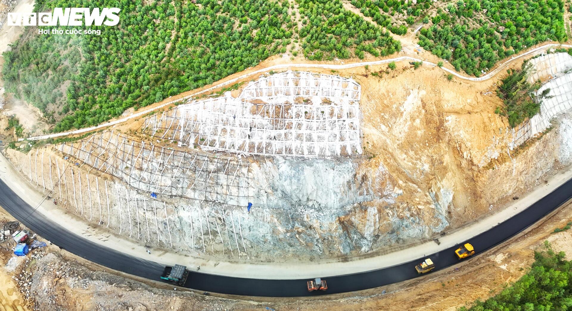 Cung đ&egrave;o An Kh&ecirc; nối B&igrave;nh Định - Gia Lai: Diện mạo mới đầy ấn tượng - Ảnh 7.