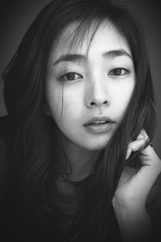 Mỹ nh&acirc;n phim Sex is Zero g&acirc;y sốc với nhan sắc trẻ m&atilde;i kh&ocirc;ng gi&agrave;, mỗi năm kiếm 360 tỷ sống như b&agrave; ho&agrave;ng - Ảnh 2.