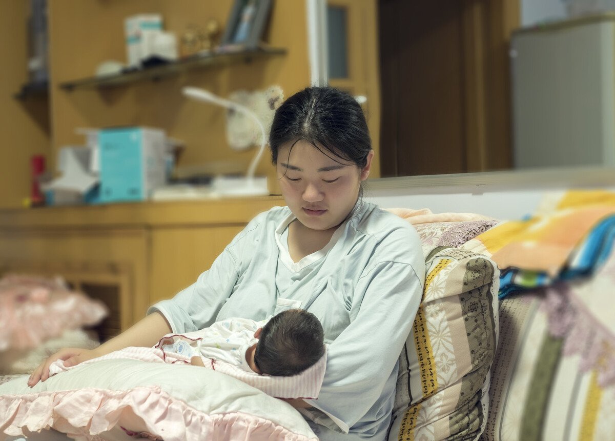 Mẹ chồng hỏi con dâu mới sinh Mẹ chồng hỏi con dâu mới sinh
