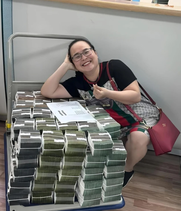 Gia đình ôm vé số ế, trúng luôn 34 tỷ: Chia nhau mua đất, mua nhà, làm ăn ngày càng