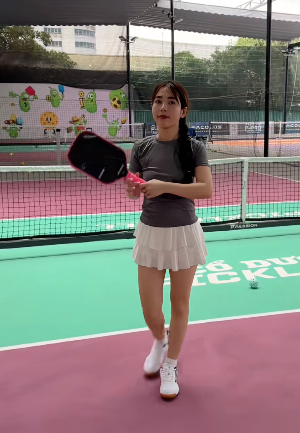 Chị dâu của Quang Hải gia nhập đường đua pickleball, đập bóng cực mạnh không khác gì dân chuyên- Ảnh 1.