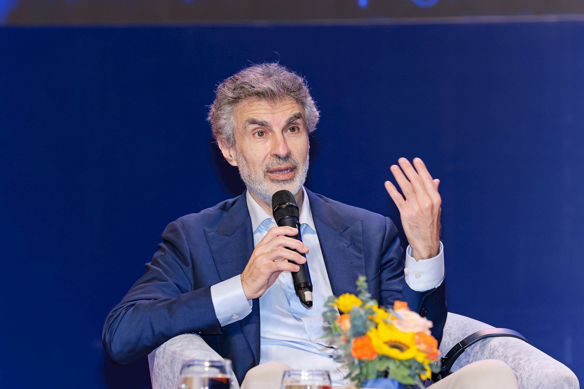 Sẽ ra sao khi Yoshua Bengio cảnh báo về động lực của AI trong kiểm soát an toàn - Ảnh 3.